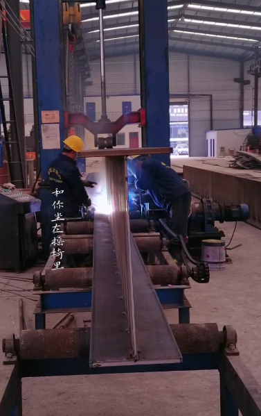 甘肃武威钢结构厂H型钢组立机